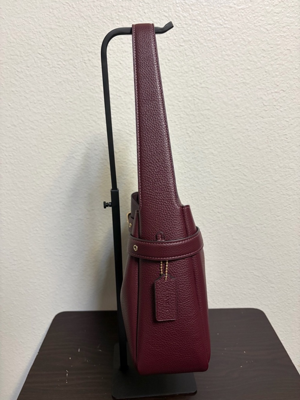 Coach Hadley Convertible Crossbody / Shoulder Bag in Burgundy/Merlot - Picture 4 of 15
